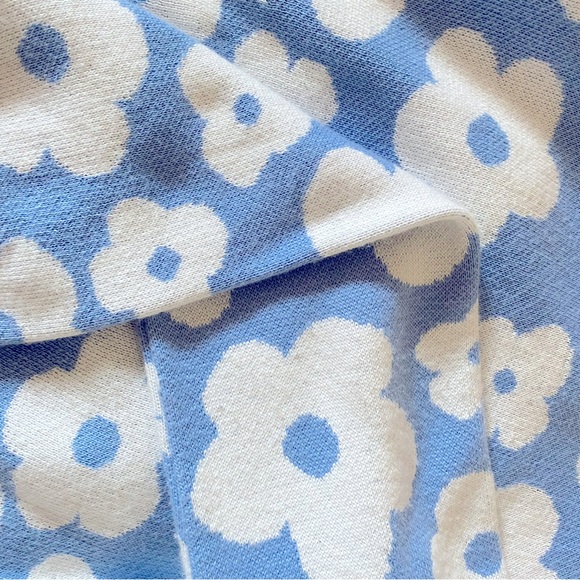 Blue light sweater 🦋 - Picture 2 of 4